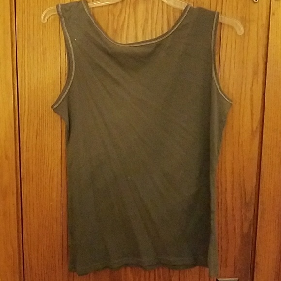 Adorable v neck button tank - Picture 6 of 6